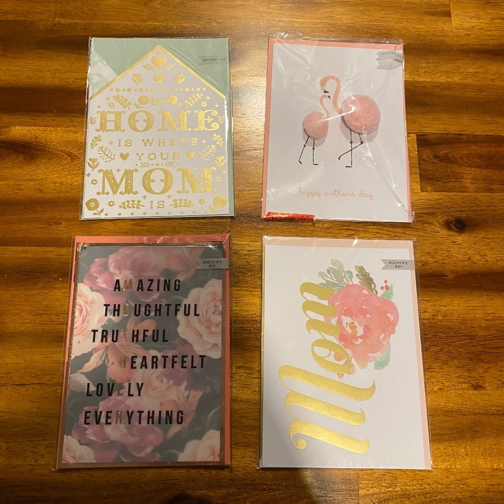 NWT Pack of 4 - Mother's Day Cards (In Packaging)
